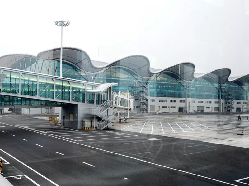 Hoogbouw luchthaven staalconstructie gebouw