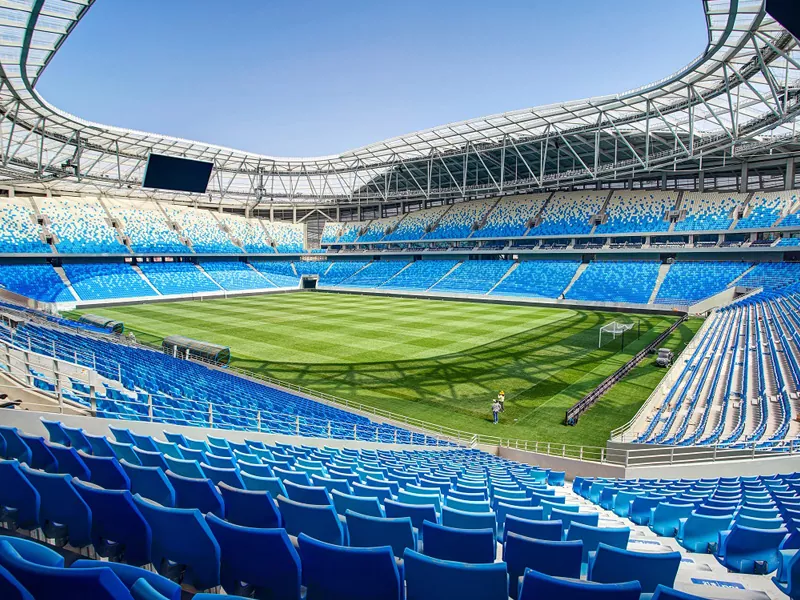 Voetbalstadion met staalconstructie