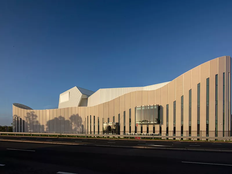 Theatergebouw in staalconstructie